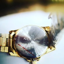Carica l'immagine nel visualizzatore di Gallery, Orologio dorato Margi
