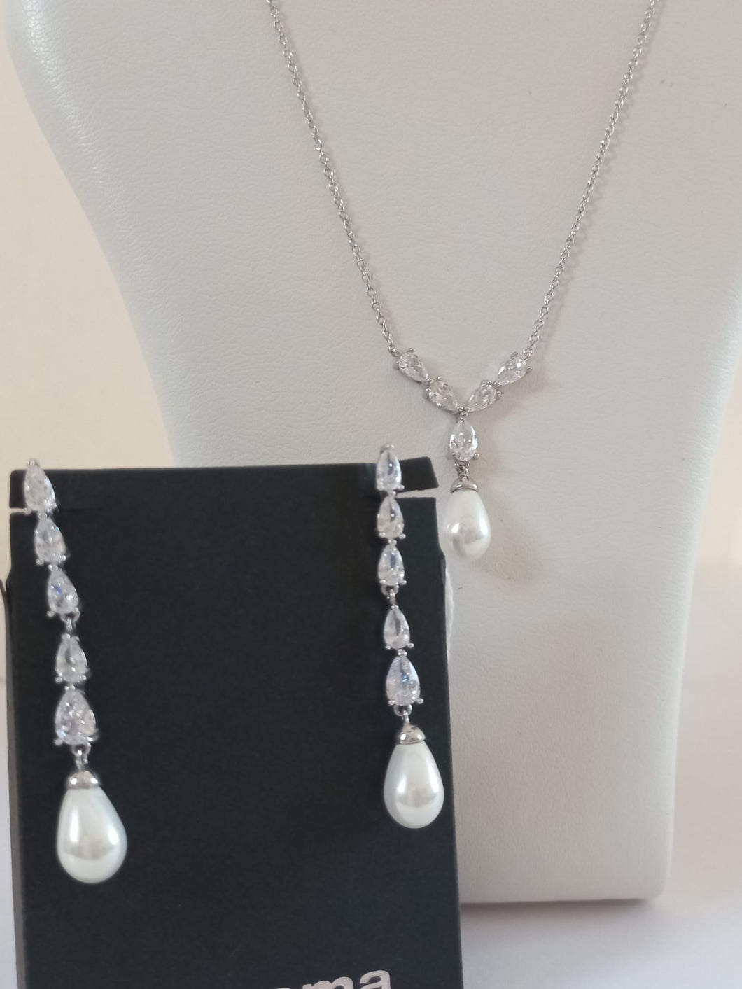 Parure collana e orecchini