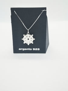 Collana con timone pendente - Argento